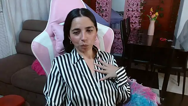 kendall all4u online show from May 1, 2026, 4:39 am