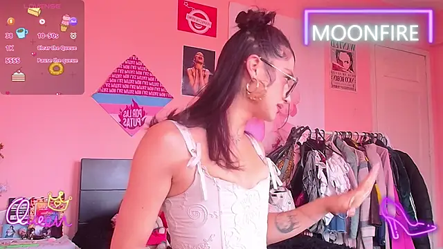 moonfiredancer online show from May 5, 2026, 4:43 pm