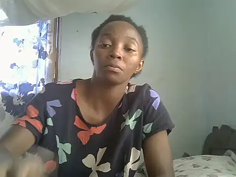 ElianeHot online show from June 14, 2026, 1:01 pm