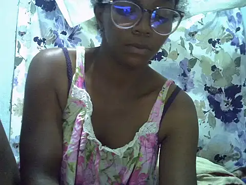 ElianeHot online show from May 2, 2026, 9:53 pm