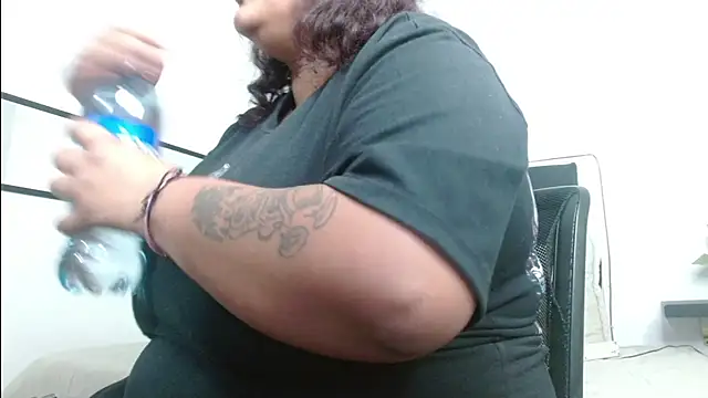 Alisteresa  online show from April 21, 2026, 1:29 am