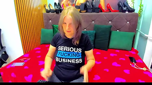 Lilly hott online show from October 1, 2025, 5:28 pm