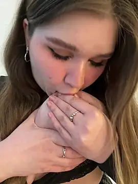 Snapshot of PumaShyXD chatting on March 9, 2026, 10:52 am PumaShyXD online show from March 9, 2026, 10:52 am