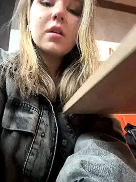 PumaShyXD online show from September 27, 2025, 11:38 am