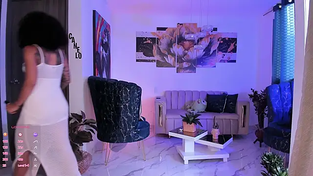 pretty pettite online show from December 8, 2024, 1:14 pm