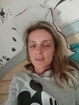 SophyGirl online show from September 30, 2025, 11:49 am