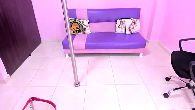 mature dirty squirt online show from September 19, 2025, 12:53 pm