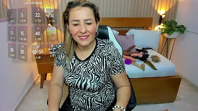 Snapshot of luciana_ballesteros_ chatting on May 28, 2026, 12:00 pm luciana ballesteros online show from May 28, 2026, 12:00 pm
