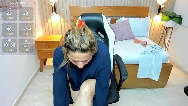 Snapshot of luciana_ballesteros_ chatting on June 20, 2026, 12:21 pm luciana ballesteros online show from June 20, 2026, 12:21 pm