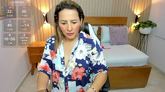 luciana ballesteros  online show from June 25, 2026, 12:21 pm
