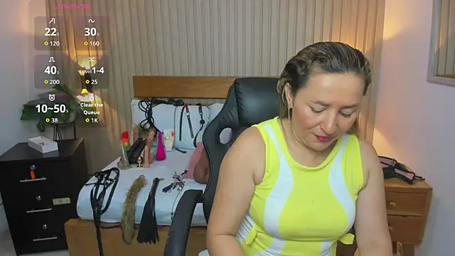 luciana ballesteros  online show from December 20, 2025, 1:03 pm