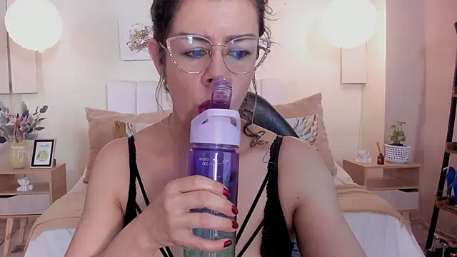 RamonaSimons online show from July 31, 2026, 8:28 pm