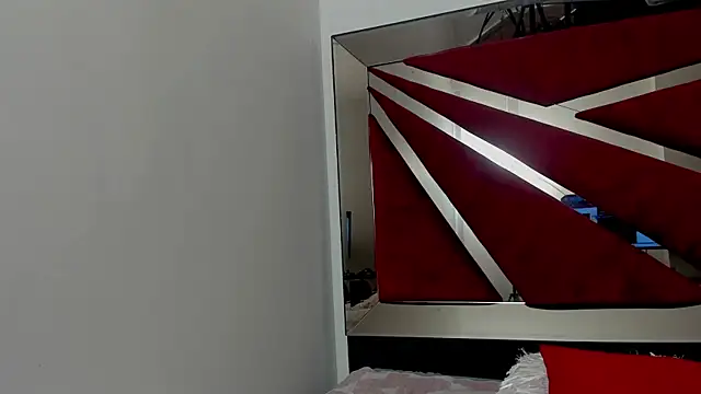 Snapshot of FaloonRoussel chatting on June 5, 2026, 6:13 pm FaloonRoussel online show from June 5, 2026, 6:13 pm