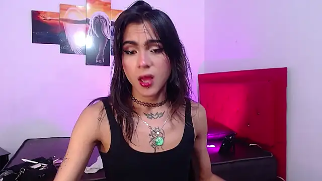 lilithnyx333 online show from August 4, 2026, 2:21 pm
