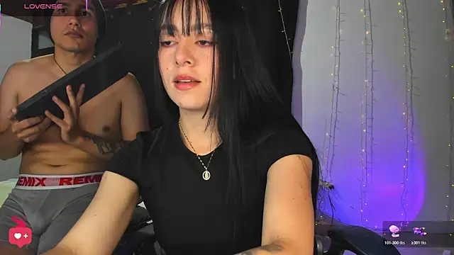 ethan chloeee online show from July 22, 2026, 4:36 am