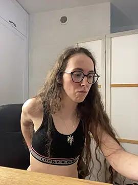 Snapshot of MartiniiSelenna chatting on June 18, 2026, 9:14 am MartiniiSelenna online show from June 18, 2026, 9:14 am