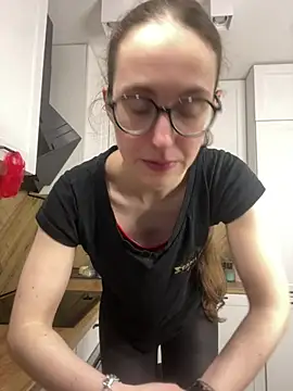 MartiniiSelenna online show from April 21, 2026, 5:47 am