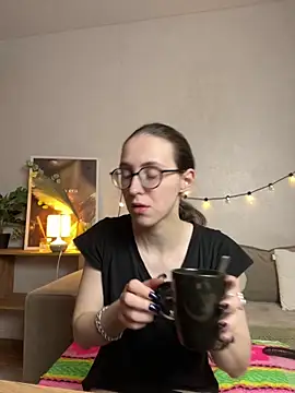 MartiniiSelenna online show from May 5, 2026, 5:54 am