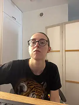 MartiniiSelenna online show from June 23, 2026, 5:49 am