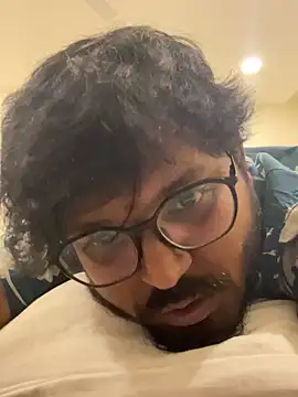 Snapshot of Yours_Teluguboii chatting on October 16, 2025, 9:39 am Yours Teluguboii online show from October 16, 2025, 9:39 am