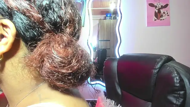 ladyrd1 online show from January 10, 2026, 8:48 pm