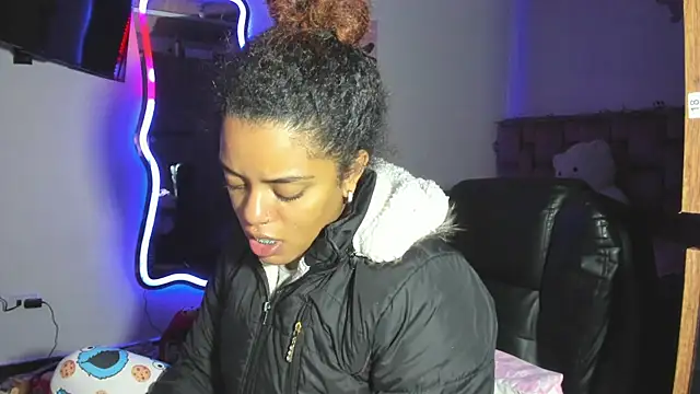 ladyrd1 online show from February 21, 2026, 4:36 am