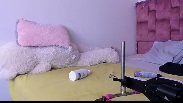 ladyrd1 online show from September 10, 2025, 3:00 pm