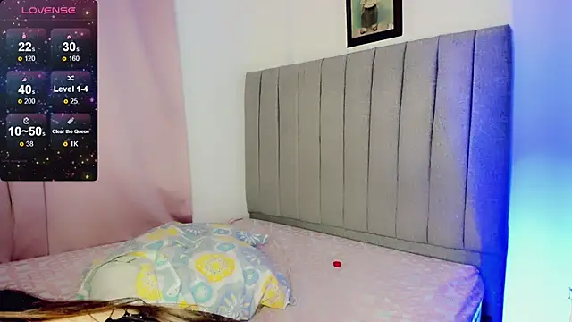 Snapshot of Jimmenna_ chatting on February 4, 2025, 6:36 am Jimmenna online show from February 4, 2025, 6:36 am