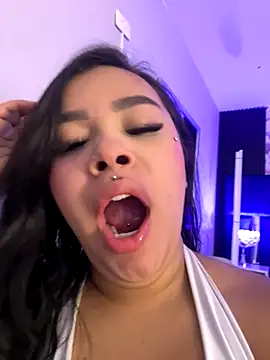 MarianaGarciaa   online show from October 2, 2025, 7:06 pm