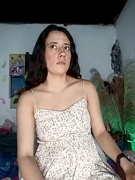 lovely kitt online show from April 22, 2026, 2:18 am