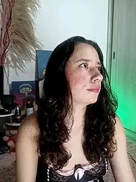 Snapshot of lovely_kitt chatting on February 6, 2026, 6:09 am lovely kitt online show from February 6, 2026, 6:09 am