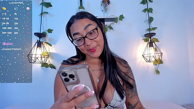 melanieecox online show from July 12, 2026, 3:35 pm