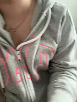 Snapshot of Rei1216xo chatting on March 2, 2025, 6:27 am Rei1216xo online show from March 2, 2025, 6:27 am