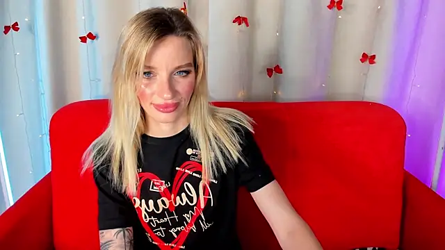 AlinaLovelyX online show from June 22, 2026, 3:25 am
