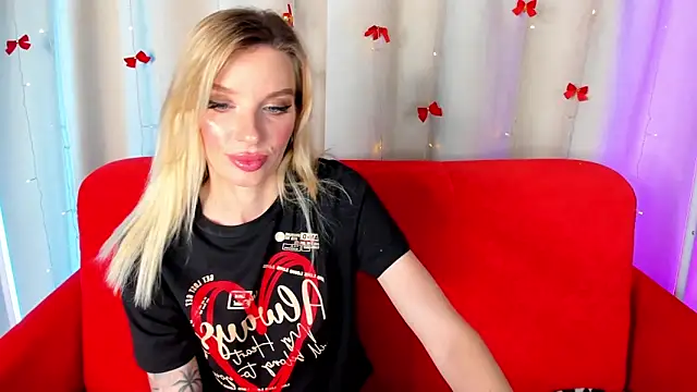 AlinaLovelyX online show from June 22, 2026, 1:11 am