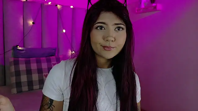 alaia-rogers online show from November 7, 2025, 11:37 am