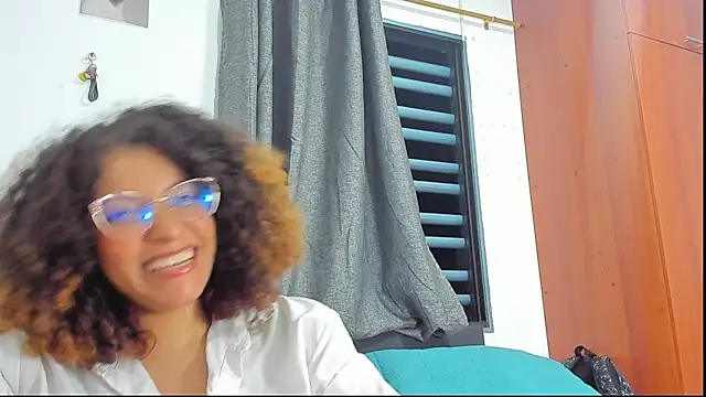 Ada gales  online show from October 30, 2025, 3:49 am