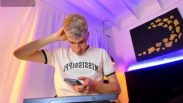 Angel Snowhotxxx online show from February 14, 2025, 6:34 am