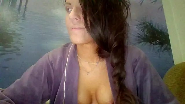 AliceTailor online show from July 7, 2026, 8:45 pm