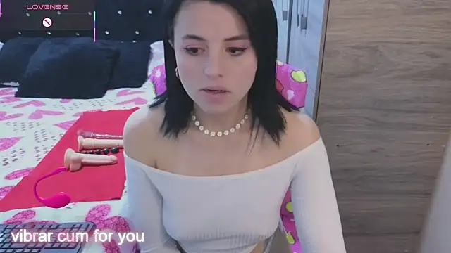 Snapshot of Nahomi_Harper chatting on February 20, 2026, 5:15 am Nahomi Harper online show from February 20, 2026, 5:15 am