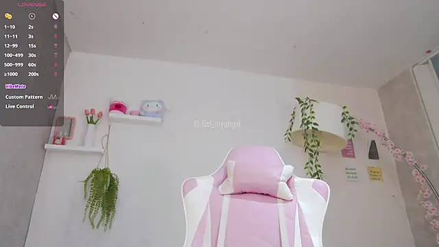 Bella-Franco online show from March 6, 2025, 3:13 pm