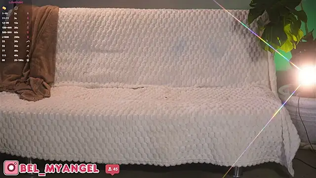 Bella-Franco online show from September 29, 2025, 2:55 pm