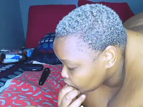 Snapshot of fatafricanqueen chatting on February 15, 2026, 8:08 pm fatafricanqueen online show from February 15, 2026, 8:08 pm