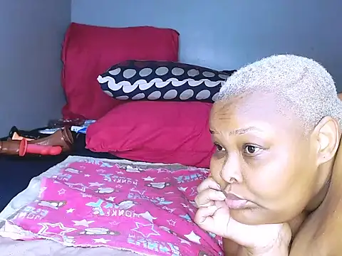 Snapshot of fatafricanqueen chatting on January 8, 2026, 6:30 am fatafricanqueen online show from January 8, 2026, 6:30 am