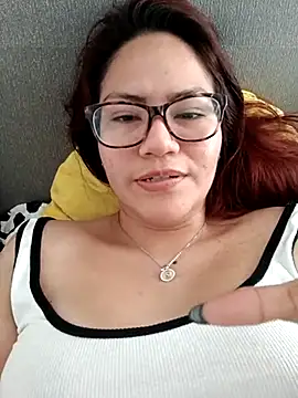 ZUCAAT online show from March 9, 2025, 6:21 pm