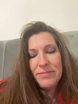 Lwhite1 online show from June 15, 2026, 11:48 pm