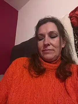 Lwhite1 online show from June 7, 2026, 10:37 pm