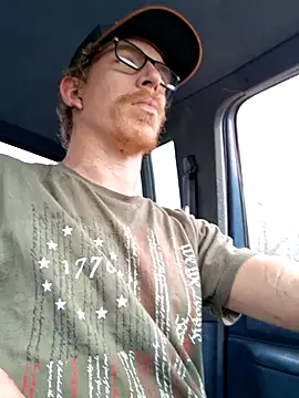 Snapshot of REDHAMMER_ chatting on March 22, 2026, 9:05 pm REDHAMMER online show from March 22, 2026, 9:05 pm