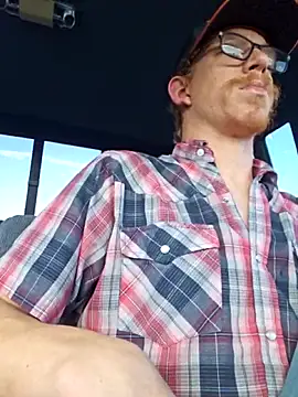 Snapshot of REDHAMMER_ chatting on February 26, 2026, 9:15 pm REDHAMMER online show from February 26, 2026, 9:15 pm