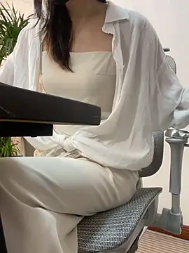 Annabody online show from December 19, 2025, 8:22 pm